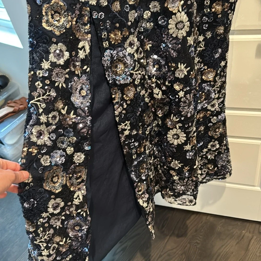 Dress the Population Navy Floral Sequin Long Sleeve Gown - Picture 6 of 11